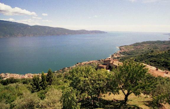 Appartamenti Serena - La Grotta Гарньяно Экстерьер фото